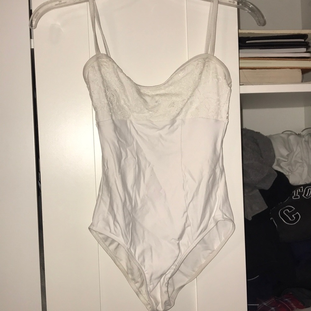 White WearMoi